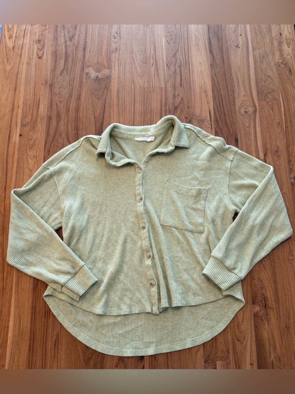 Lush Button Down Cropped Shirt Women’s Large Light Green